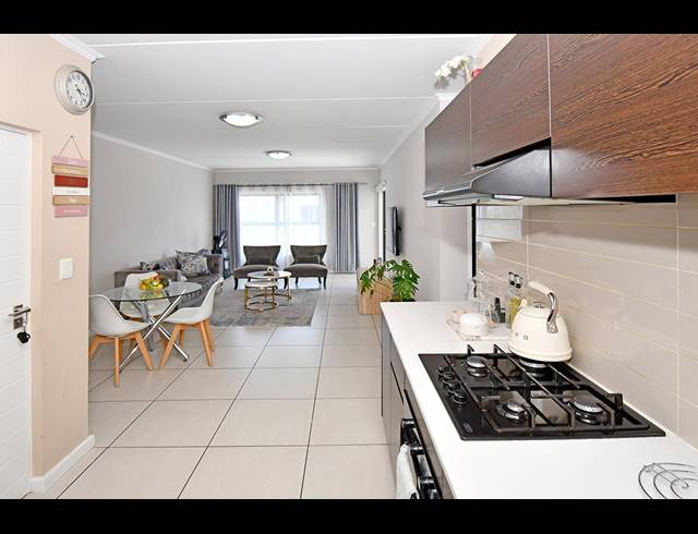 2 BEDROOM APARTMENT FOR SALE IN GREENSTONE HILL